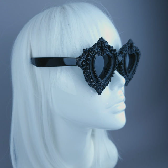 "Cordula" Small Black Filigree Heart Sunglasses
