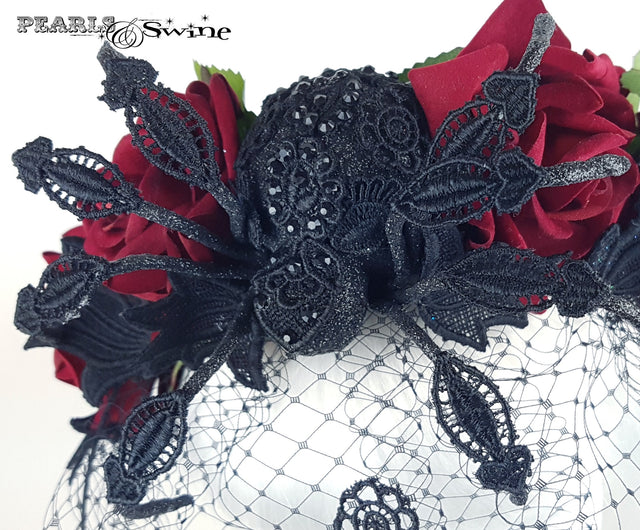 Veiled headband with Spiders and roses