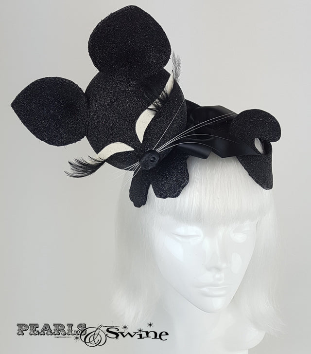 Black glitter sleeping cat vintage style hat
