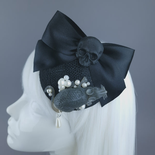 Pearls & Swine: Black Skull, Bow, Rat & Pearls Mini Fascinator "Murine"