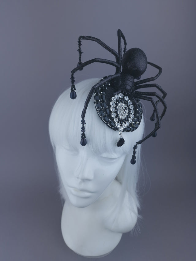 Pearls & Swine: Black Spider & Jewel Mini Fascinator "Toxin"
