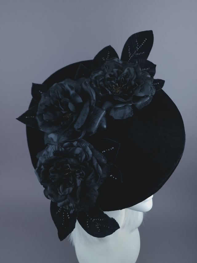 "Délice Noir" Black Velvet Rose Hat