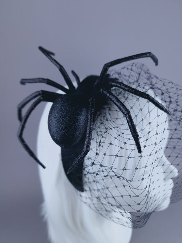 "Creep" black Glitter Spider Veil Headdress