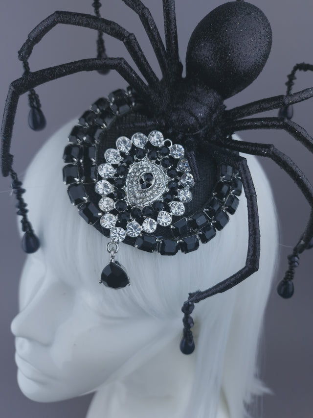 Pearls & Swine: Black Spider & Jewel Mini Fascinator "Toxin"