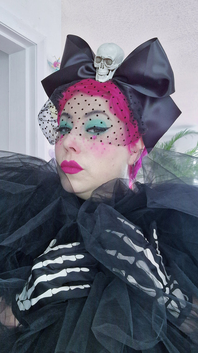 "Dead Cute" Skull & Bow Veil Headdress