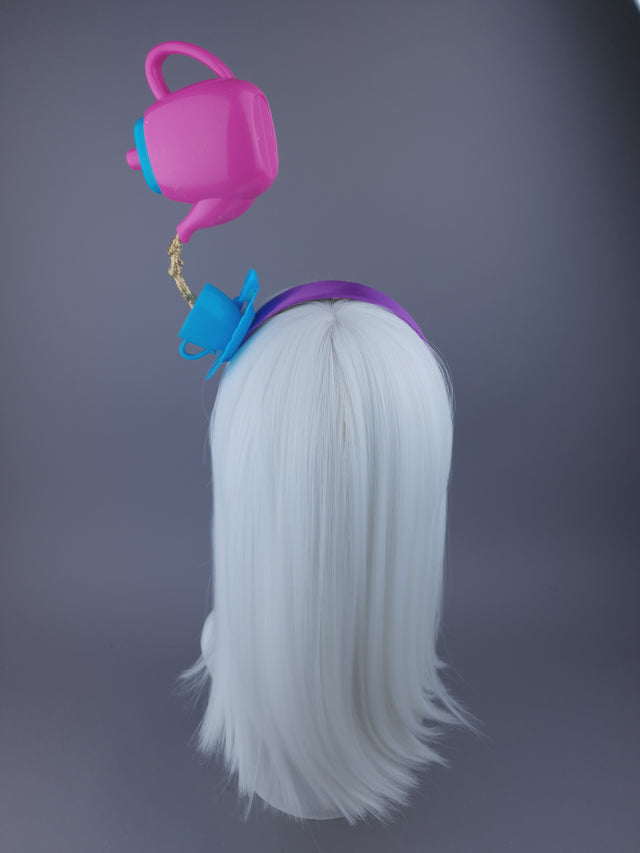 Pearls & Swine Headpiece Colourful Teapot Pouring into Teacup