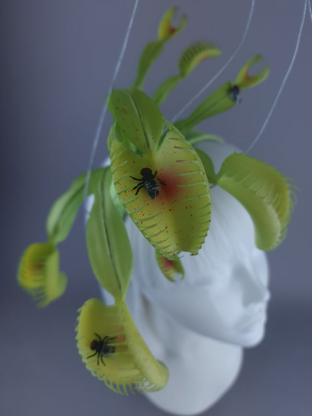 "Snap" Venus Flytrap with Flies Headdress