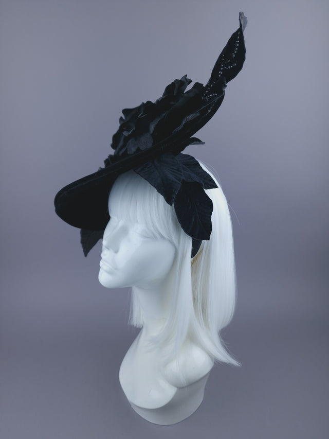 "Délice Noir" Black Velvet Rose Hat