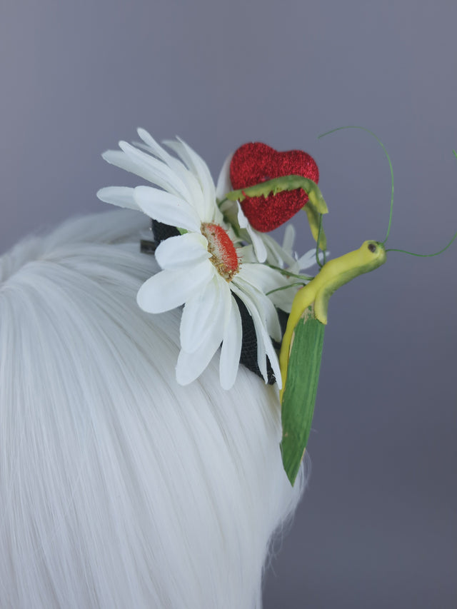 "My Heart Is Yours" Daisy & Praying Mantis Mini Fascinator