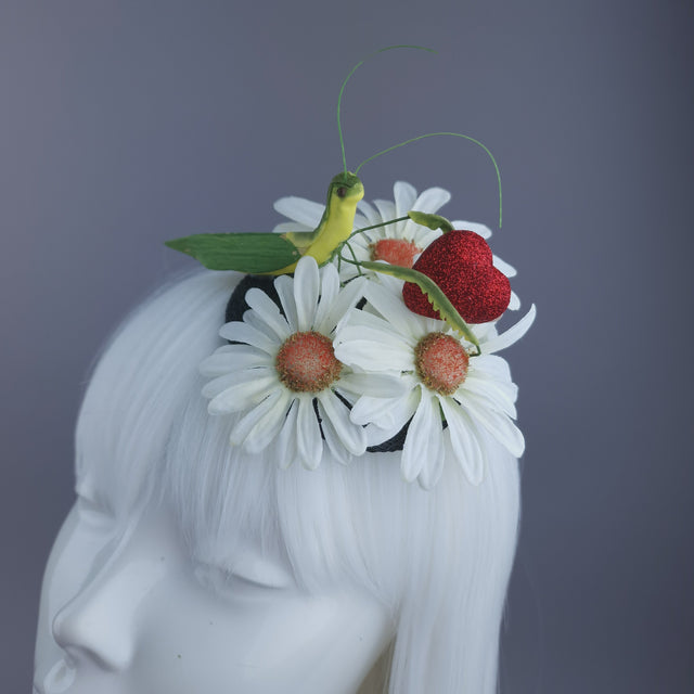 "My Heart Is Yours" Daisy & Praying Mantis Mini Fascinator