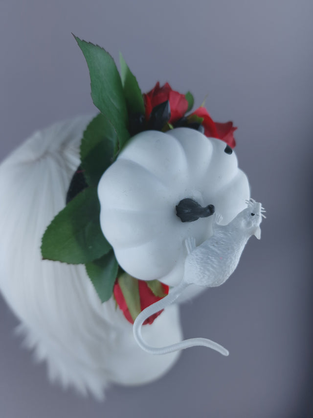 "Dreda" White Pumpkin, Ray & Roses Mini Fascinator