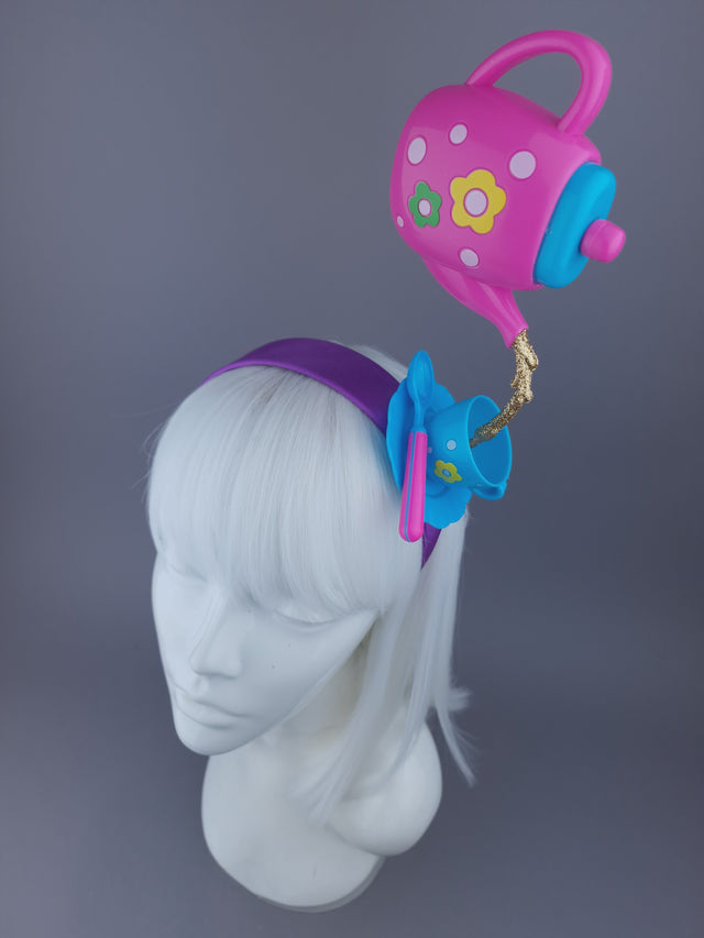 Pearls & Swine Headpiece Colourful Teapot Pouring into Teacup