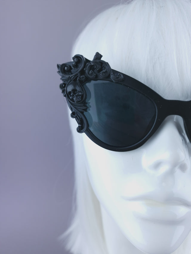 "Ricin" Black Filigree Cateye Sunglasses
