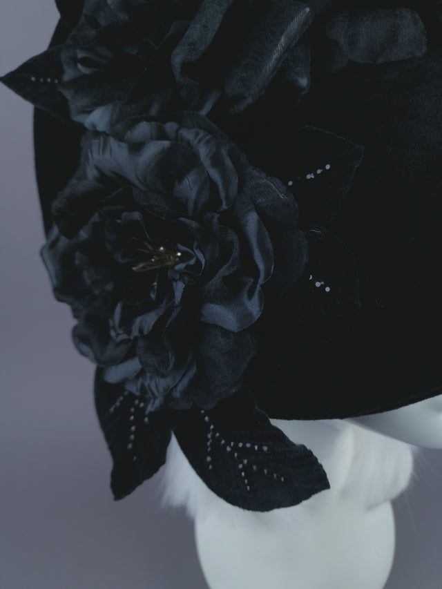 "Délice Noir" Black Velvet Rose Hat