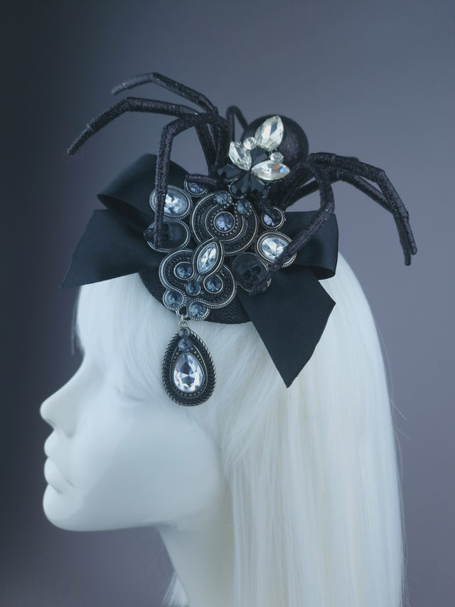 Pearls & Swine: Black Spider & Jewel Mini Fascinator "Deadli"