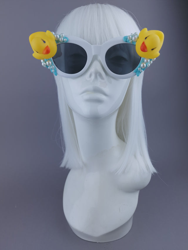 Pearls & Swine: Bath Duck, Pearl Bubbles & Water Sunglasses "Soapy"