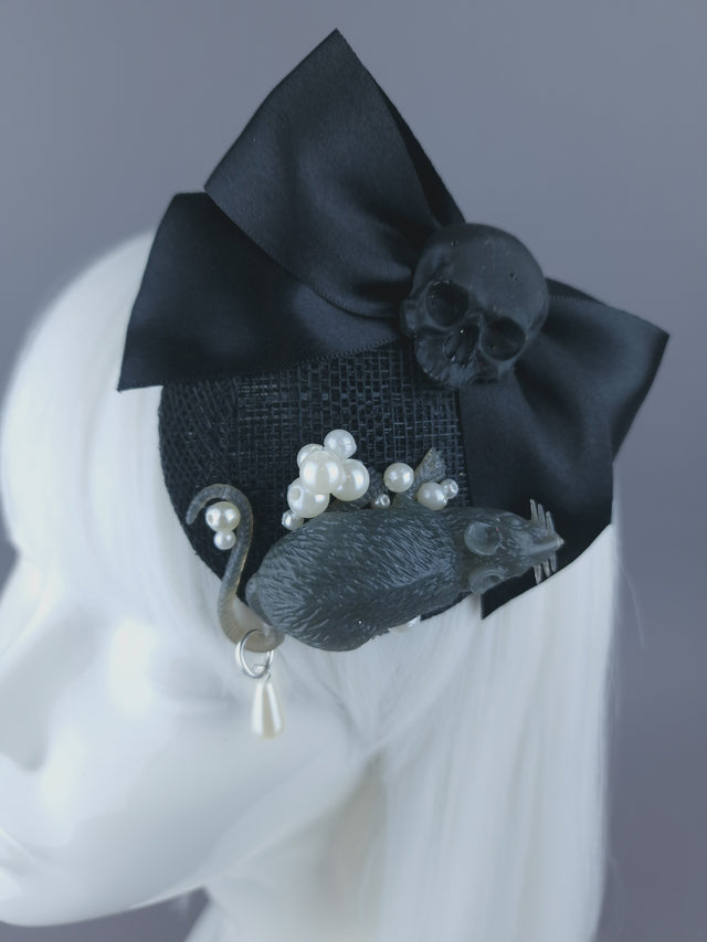 Pearls & Swine: Black Skull, Bow, Rat & Pearls Mini Fascinator "Murine"