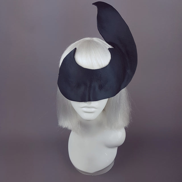 "Bizarre" Satin Blacked-Out Blind Mask