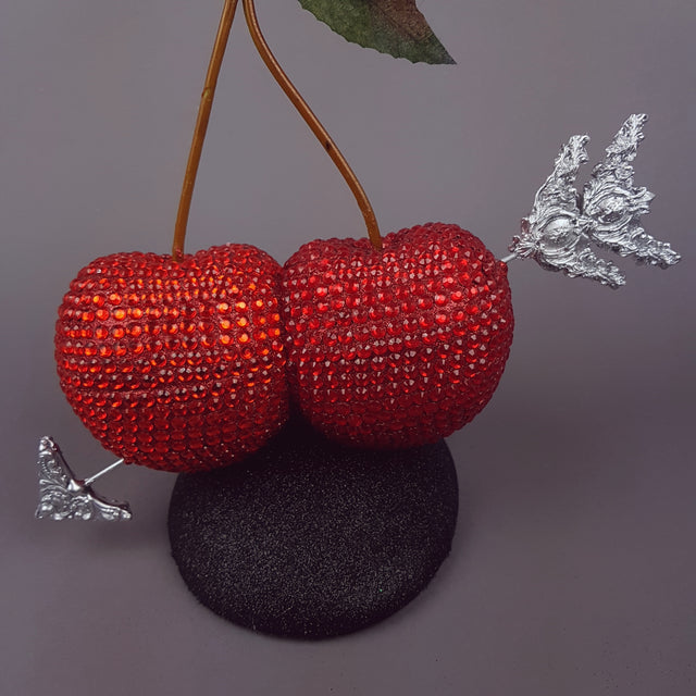 "Poignardé" Giant Cherries & Arrow Glitter Hat