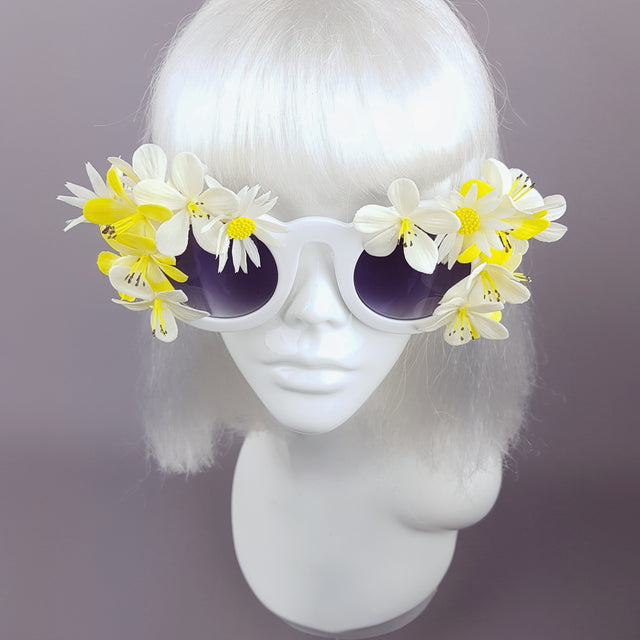 "Woodstock " White Daisy Flower Power 70's Sunglasses