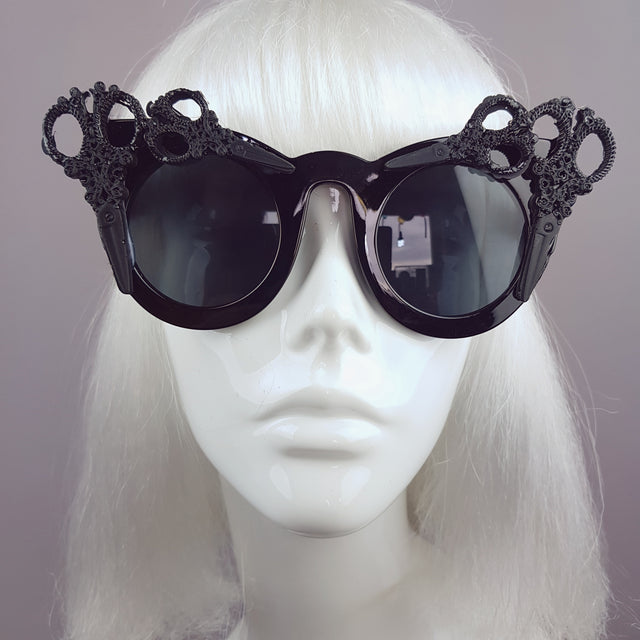 "Assisi" Black Filigree Scissors Sunglasses