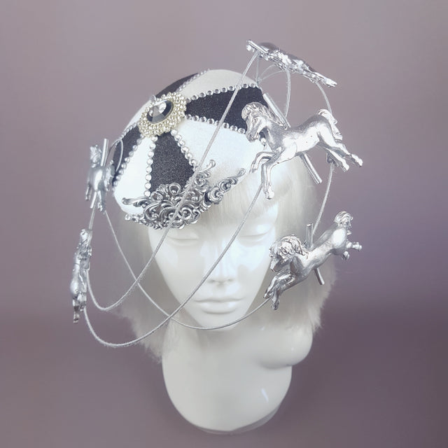 "Cirque" Black & White Circus Carousel Wired Veil Hat