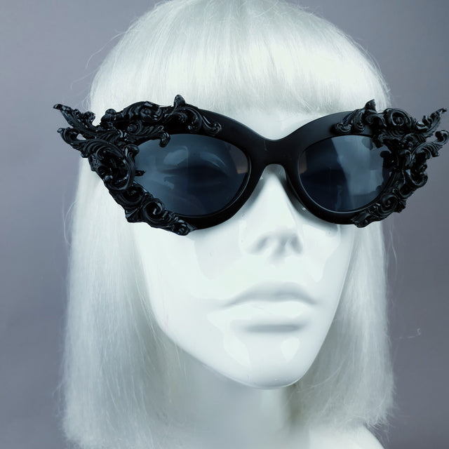 "Délerium" Black Filigree Catseye Sunglasses