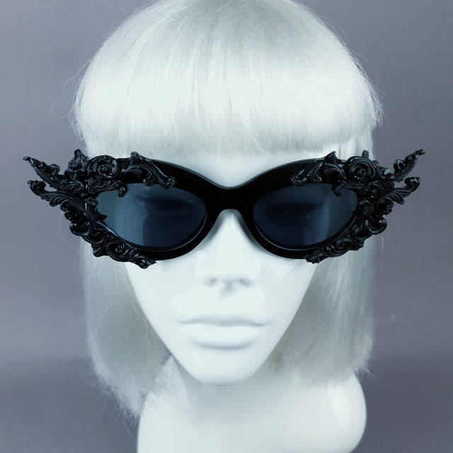"Délerium" Black Filigree Catseye Sunglasses